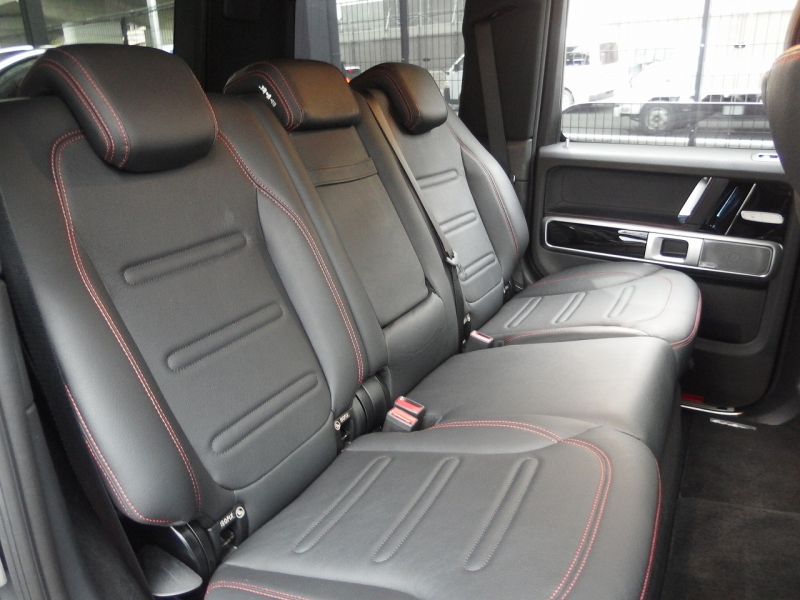 メルセデスベンツ Gクラス G400d　正規ディーラー車　左ハンドル 中古車