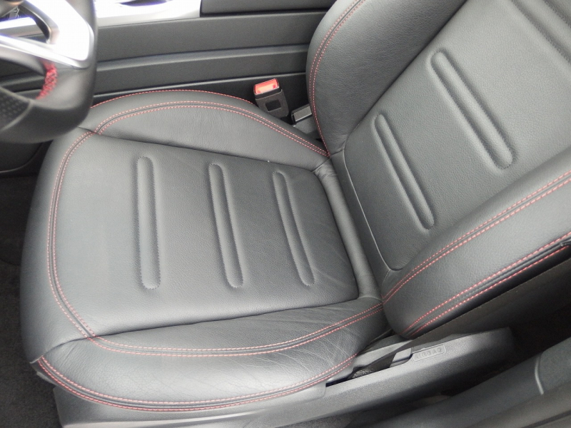 メルセデスベンツ Gクラス G400d　正規ディーラー車　左ハンドル 中古車