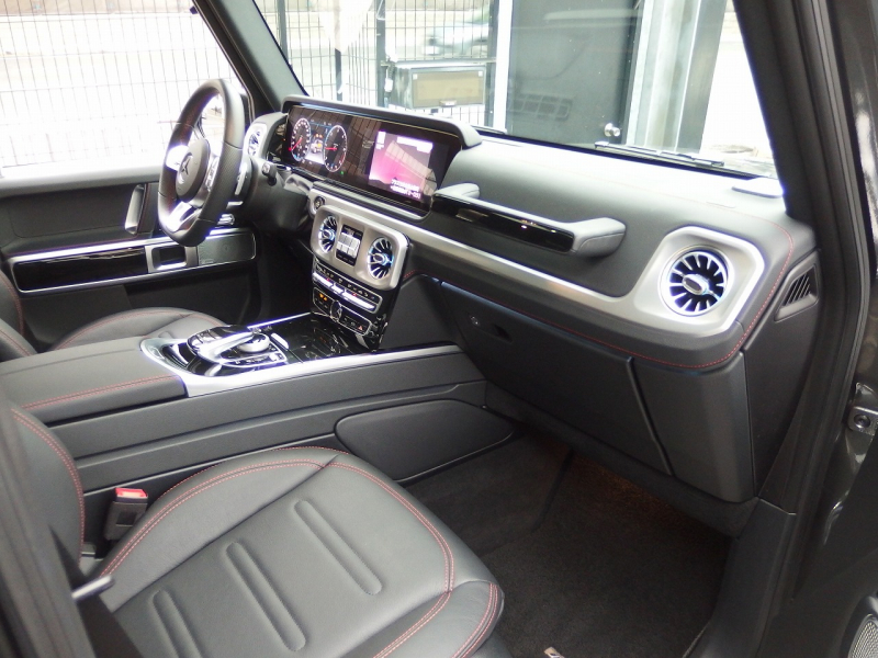 メルセデスベンツ Gクラス G400d　正規ディーラー車　左ハンドル 中古車