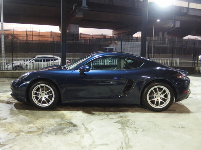 ポルシェ&nbsp;718 ケイマン&nbsp;PDK　正規ディーラー車　右ハンドル&nbsp;中古車