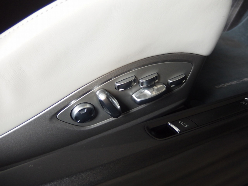 ポルシェ&nbsp;718 ケイマン&nbsp;PDK　正規ディーラー車　右ハンドル&nbsp;中古車