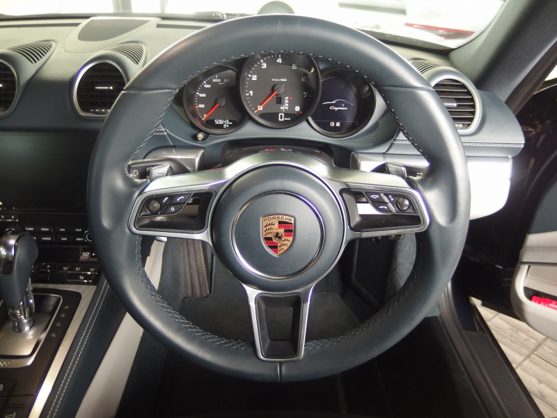 ポルシェ&nbsp;718 ケイマン&nbsp;PDK　正規ディーラー車　右ハンドル&nbsp;中古車