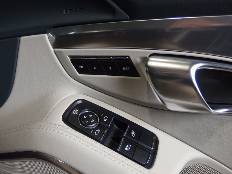 ポルシェ&nbsp;718 ケイマン&nbsp;PDK　正規ディーラー車　右ハンドル&nbsp;中古車