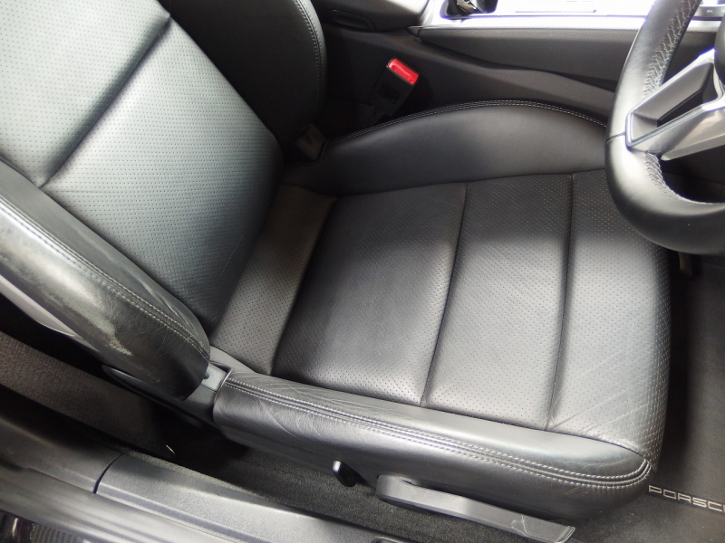 ポルシェ&nbsp;718 ケイマン&nbsp;PDK　正規ディーラー車　右ハンドル　EUR-GTRワイドボディ&nbsp;中古車