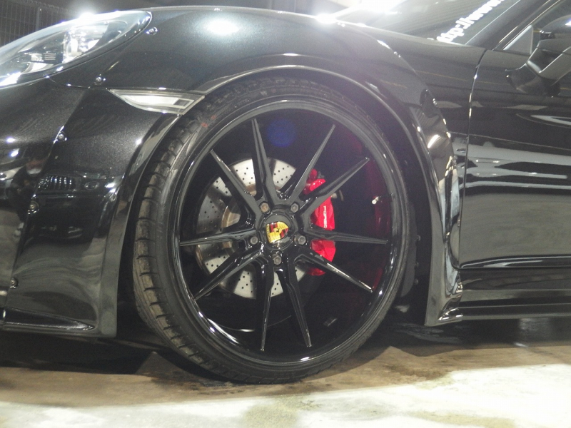 ポルシェ&nbsp;718 ケイマン&nbsp;PDK　正規ディーラー車　右ハンドル　EUR-GTRワイドボディ&nbsp;中古車