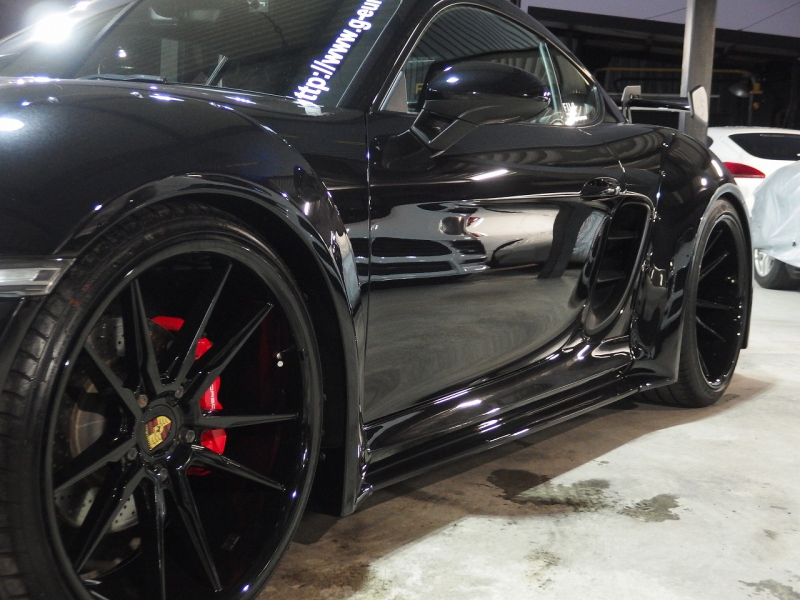 ポルシェ&nbsp;718 ケイマン&nbsp;PDK　正規ディーラー車　右ハンドル　EUR-GTRワイドボディ&nbsp;中古車