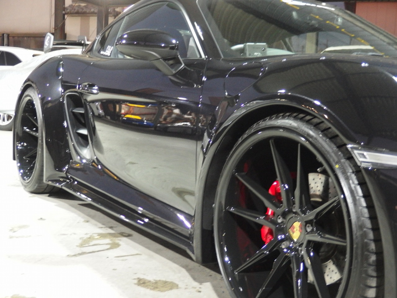 ポルシェ&nbsp;718 ケイマン&nbsp;PDK　正規ディーラー車　右ハンドル　EUR-GTRワイドボディ&nbsp;中古車