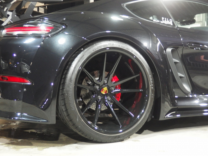 ポルシェ&nbsp;718 ケイマン&nbsp;PDK　正規ディーラー車　右ハンドル　EUR-GTRワイドボディ&nbsp;中古車