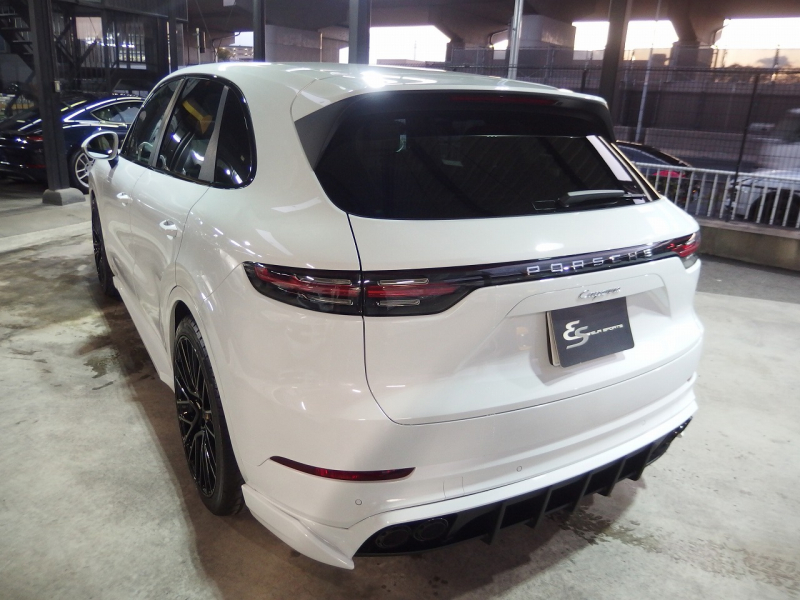 ポルシェ&nbsp;カイエン&nbsp;正規ディーラー車　右ハンドル　EUR-GTエアロ&nbsp;中古車