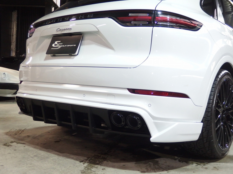 ポルシェ&nbsp;カイエン&nbsp;正規ディーラー車　右ハンドル　EUR-GTエアロ&nbsp;中古車