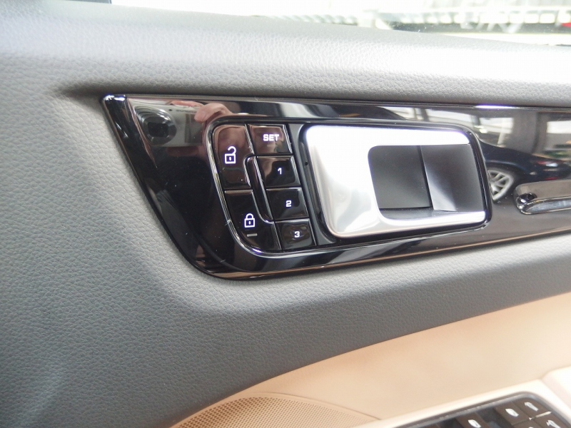 ポルシェ&nbsp;カイエン&nbsp;正規ディーラー車　右ハンドル　EUR-GTエアロ&nbsp;中古車