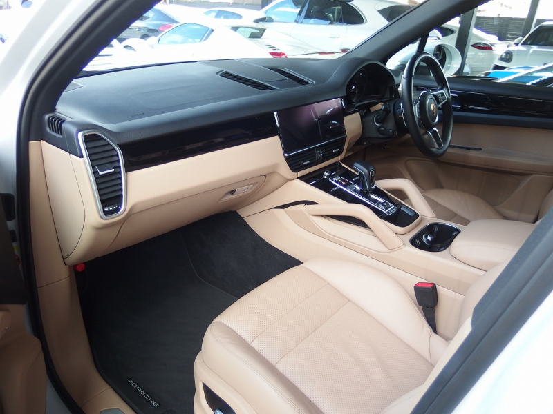 ポルシェ&nbsp;カイエン&nbsp;正規ディーラー車　右ハンドル　EUR-GTエアロ&nbsp;中古車