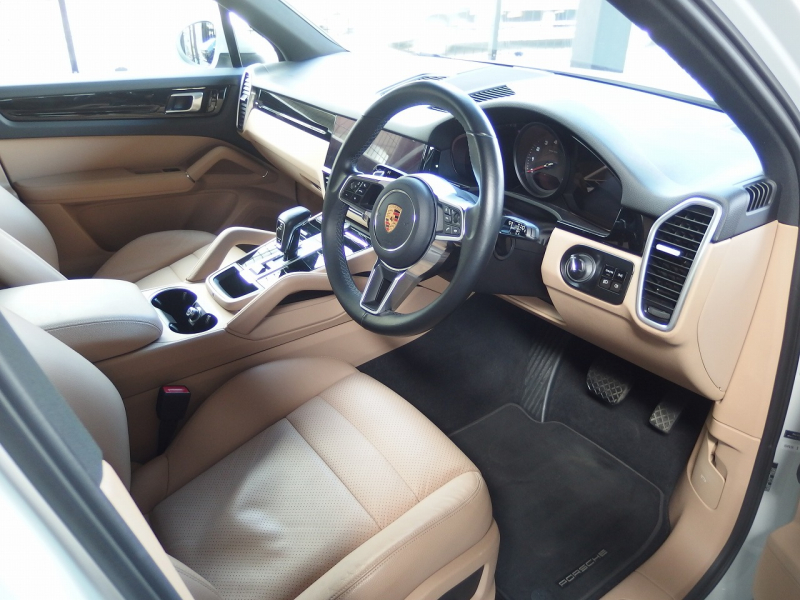 ポルシェ&nbsp;カイエン&nbsp;正規ディーラー車　右ハンドル　EUR-GTエアロ&nbsp;中古車