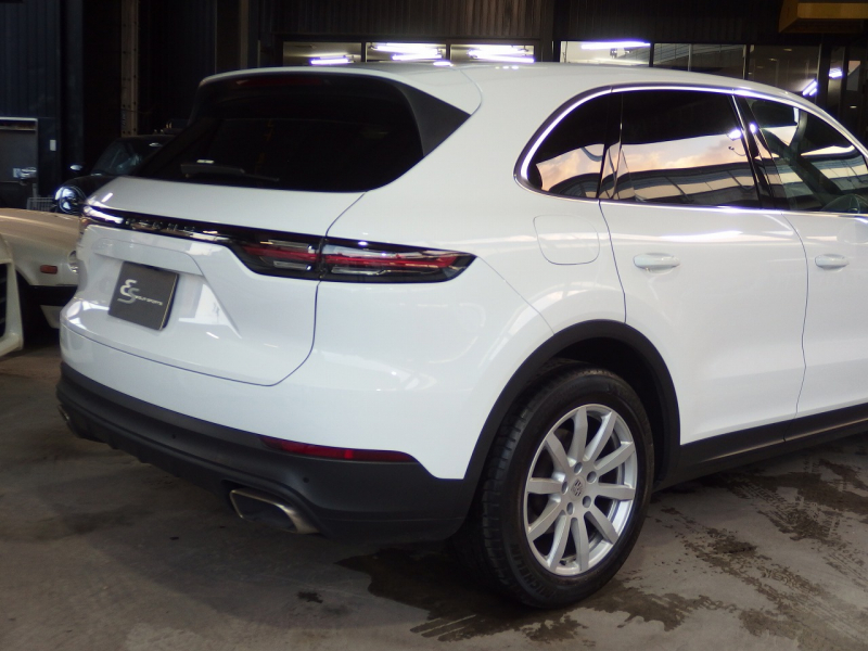 ポルシェ&nbsp;カイエン&nbsp;2019yモデル　正規ディーラー車　右ハンドル&nbsp;中古車