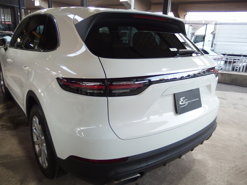 ポルシェ&nbsp;カイエン&nbsp;2019yモデル　正規ディーラー車　右ハンドル&nbsp;中古車