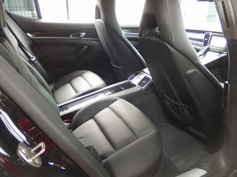 ポルシェ&nbsp;パナメーラ&nbsp;PDK　正規ディーラー車　右ハンドル&nbsp;中古車