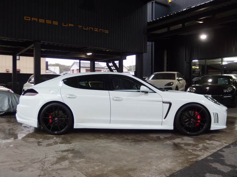 ポルシェ&nbsp;パナメーラ&nbsp;正規ディーラー車　2015yモデル　右ハンドル　EUR-GTエアロ　ES22インチアルミ　ESローダウンサス&nbsp;中古車