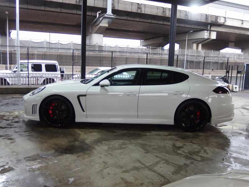 ポルシェ&nbsp;パナメーラ&nbsp;正規ディーラー車　2015yモデル　右ハンドル　EUR-GTエアロ　ES22インチアルミ　ESローダウンサス&nbsp;中古車