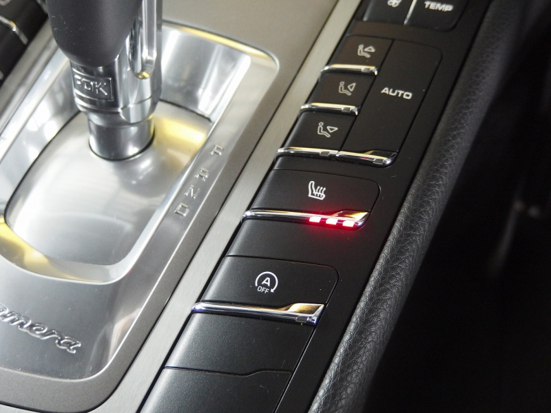 ポルシェ&nbsp;パナメーラ&nbsp;正規ディーラー車　2015yモデル　右ハンドル　EUR-GTエアロ　ES22インチアルミ　ESローダウンサス&nbsp;中古車