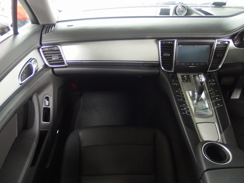 ポルシェ&nbsp;パナメーラ&nbsp;正規ディーラー車　2015yモデル　右ハンドル　EUR-GTエアロ　ES22インチアルミ　ESローダウンサス&nbsp;中古車