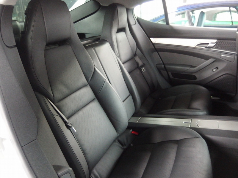 ポルシェ&nbsp;パナメーラ&nbsp;正規ディーラー車　2015yモデル　右ハンドル　EUR-GTエアロ　ES22インチアルミ　ESローダウンサス&nbsp;中古車