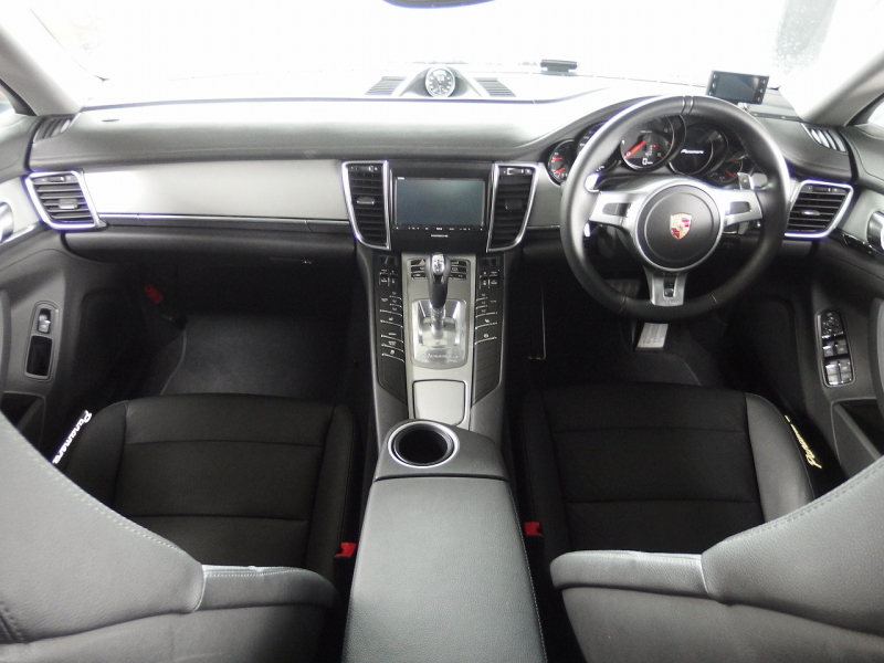 ポルシェ&nbsp;パナメーラ&nbsp;正規ディーラー車　2015yモデル　右ハンドル　EUR-GTエアロ　ES22インチアルミ　ESローダウンサス&nbsp;中古車