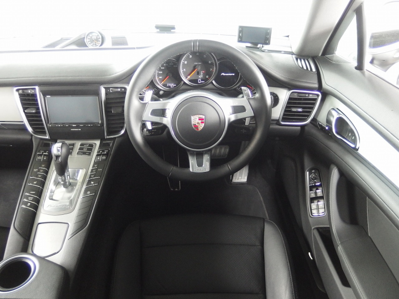 ポルシェ&nbsp;パナメーラ&nbsp;正規ディーラー車　2015yモデル　右ハンドル　EUR-GTエアロ　ES22インチアルミ　ESローダウンサス&nbsp;中古車