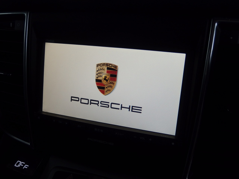 ポルシェ&nbsp;パナメーラ&nbsp;正規ディーラー車　2015yモデル　右ハンドル　EUR-GTエアロ　ES22インチアルミ　ESローダウンサス&nbsp;中古車