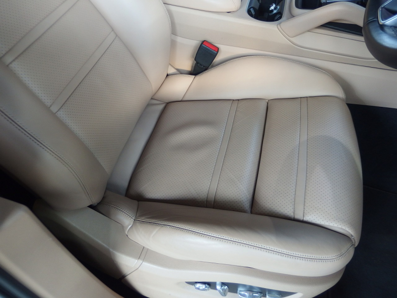 ポルシェ&nbsp;カイエン&nbsp;2019yモデル　正規ディーラー車　右ハンドル&nbsp;中古車