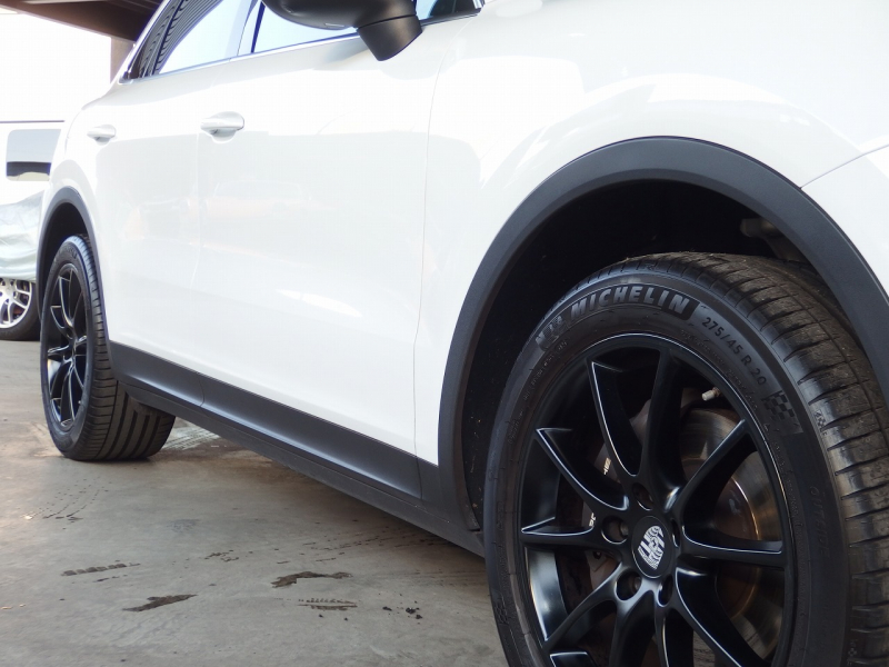 ポルシェ&nbsp;カイエン&nbsp;2019yモデル　正規ディーラー車　右ハンドル&nbsp;中古車