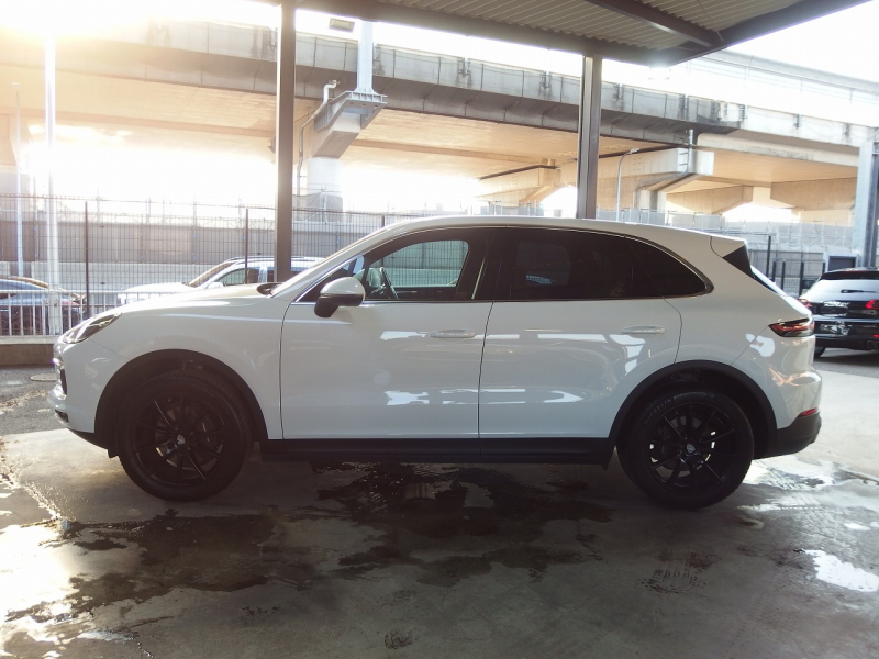 ポルシェ&nbsp;カイエン&nbsp;2019yモデル　正規ディーラー車　右ハンドル&nbsp;中古車