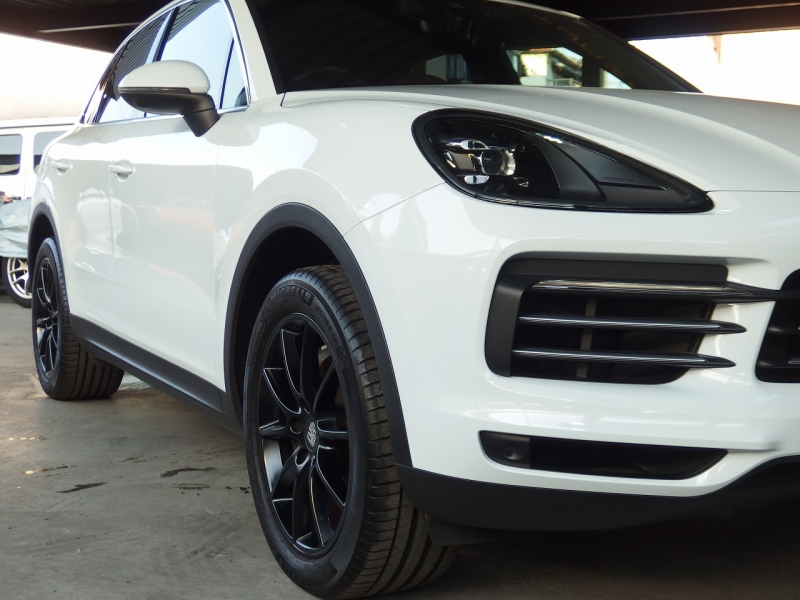 ポルシェ&nbsp;カイエン&nbsp;2019yモデル　正規ディーラー車　右ハンドル&nbsp;中古車