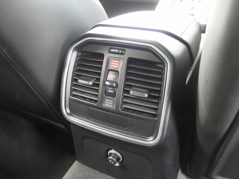 ポルシェ&nbsp;マカン&nbsp;ターボ　2016yモデル　正規ディーラー車　右ハンドル　EUR-GTエアロ　ES22インチアルミホイール　ESローダウンサス&nbsp;中古車