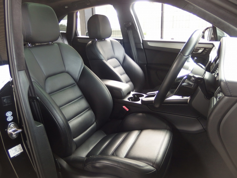 ポルシェ&nbsp;マカン&nbsp;ターボ　2016yモデル　正規ディーラー車　右ハンドル　EUR-GTエアロ　ES22インチアルミホイール　ESローダウンサス&nbsp;中古車