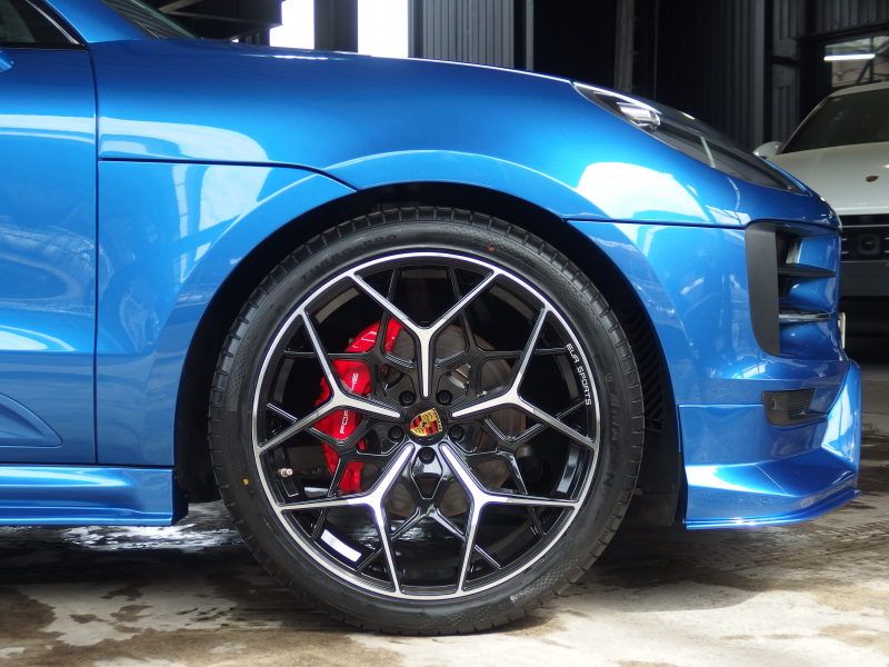 ポルシェ&nbsp;マカン&nbsp;S　PDK 　正規ディーラー車　右ハンドル　EUR-GTエアロキット　ES22インチアルミホイール　ESダウンサス&nbsp;中古車