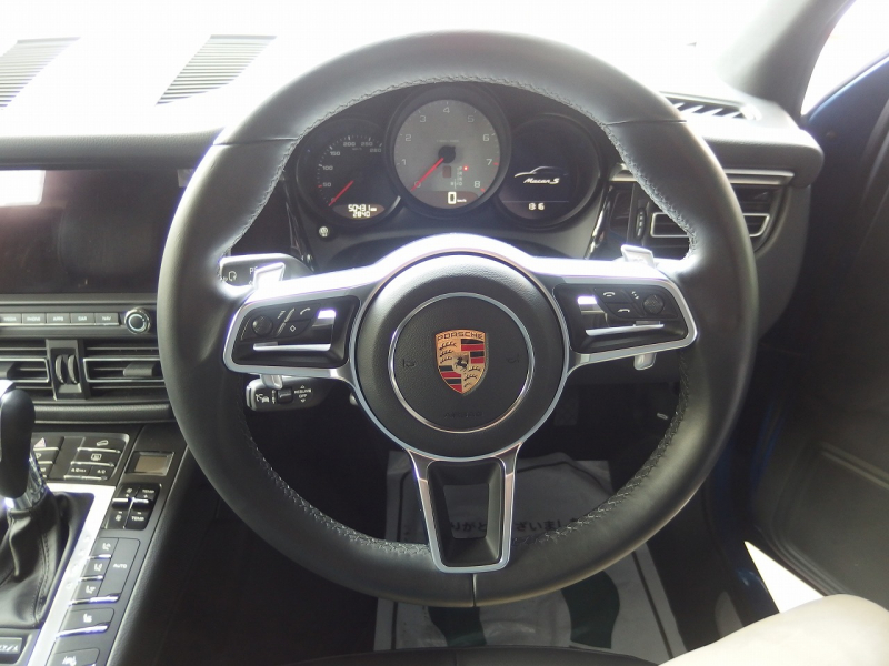 ポルシェ&nbsp;マカン&nbsp;S　正規ディーラー車　右ハンドル&nbsp;中古車