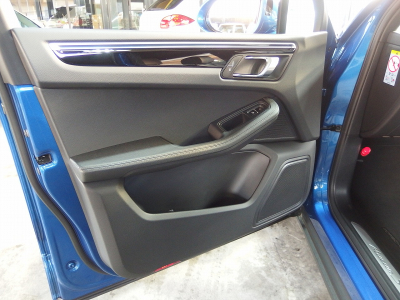 ポルシェ&nbsp;マカン&nbsp;S　正規ディーラー車　右ハンドル&nbsp;中古車