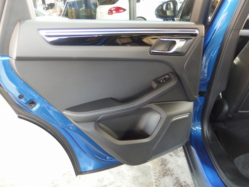 ポルシェ&nbsp;マカン&nbsp;S　正規ディーラー車　右ハンドル&nbsp;中古車