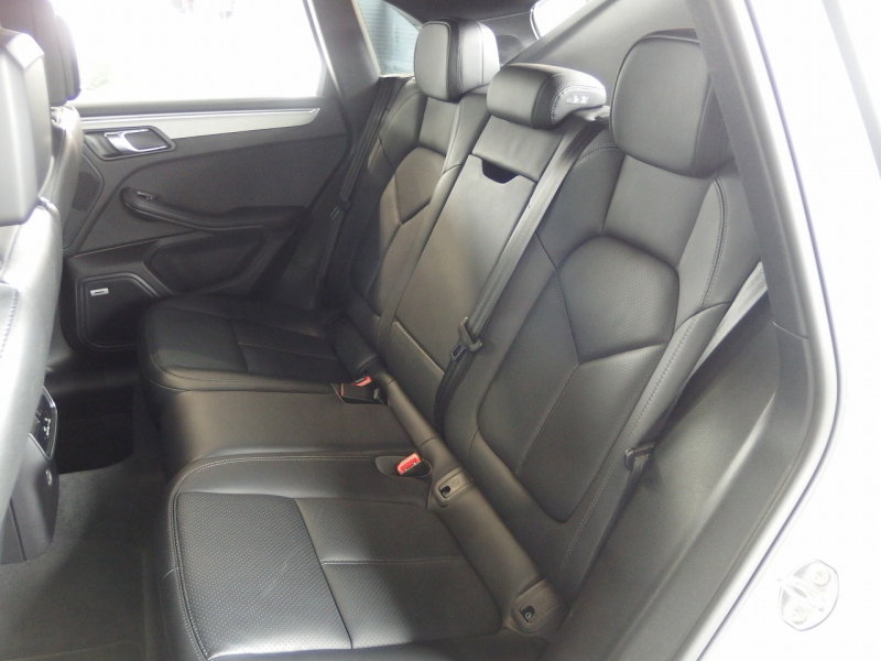 ポルシェ&nbsp;マカン&nbsp;S　正規ディーラー車　右ハンドル&nbsp;中古車