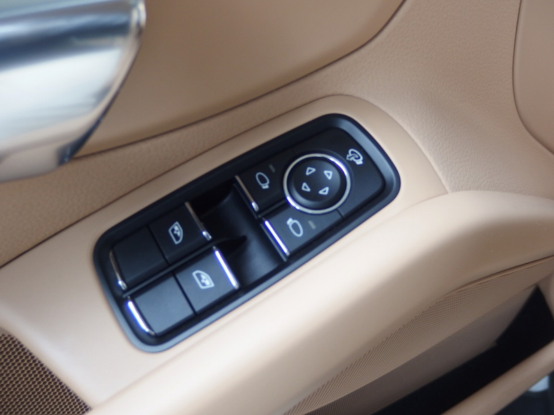 ポルシェ&nbsp;718 ケイマン&nbsp;正規ディーラー車　PDK　左ハンドル　正規&nbsp;中古車