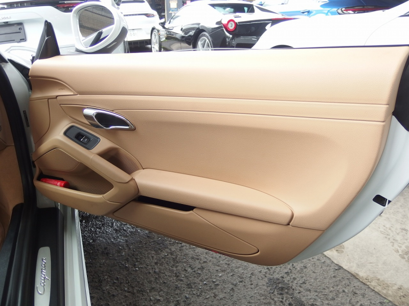 ポルシェ&nbsp;718 ケイマン&nbsp;正規ディーラー車　PDK　左ハンドル　正規&nbsp;中古車