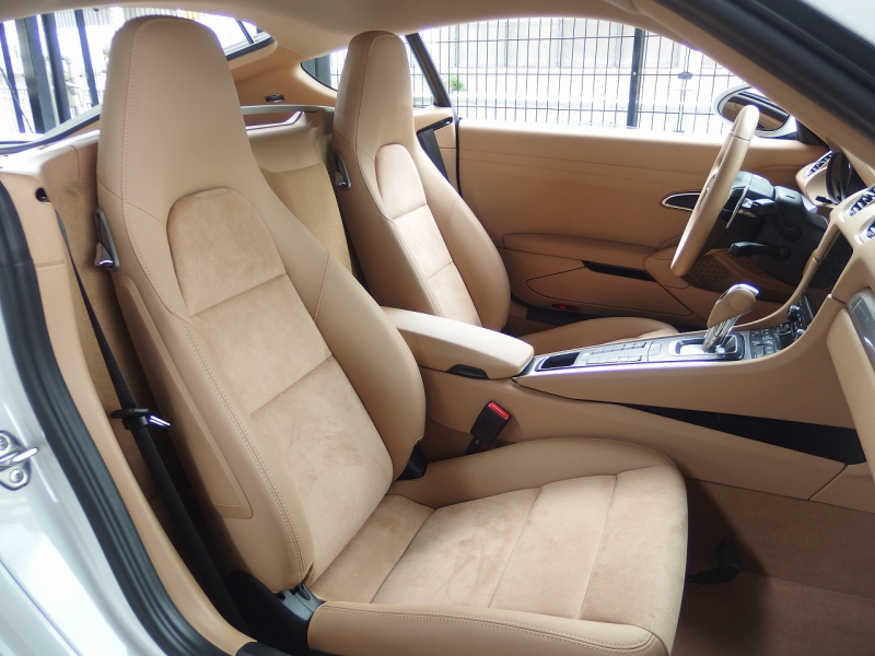 ポルシェ&nbsp;718 ケイマン&nbsp;正規ディーラー車　PDK　左ハンドル　正規&nbsp;中古車