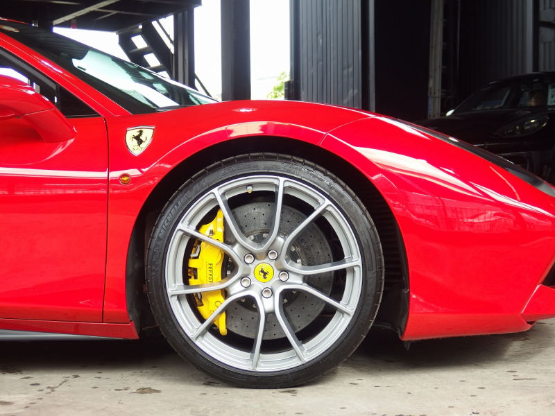 フェラーリ&nbsp;488GTB&nbsp;正規ディーラー車　左ハンドル　&nbsp;中古車