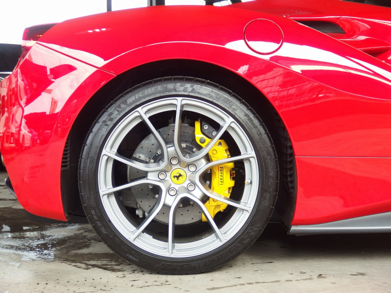 フェラーリ&nbsp;488GTB&nbsp;正規ディーラー車　左ハンドル　&nbsp;中古車