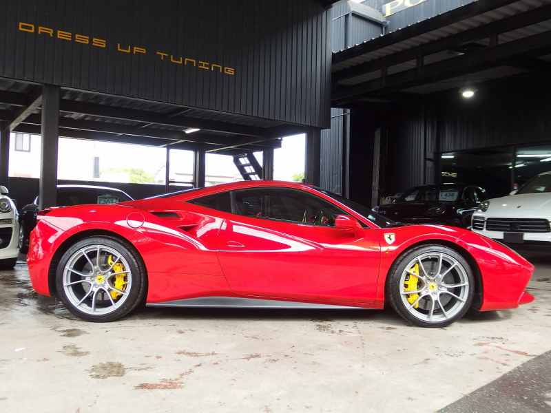 フェラーリ&nbsp;488GTB&nbsp;正規ディーラー車　左ハンドル　&nbsp;中古車