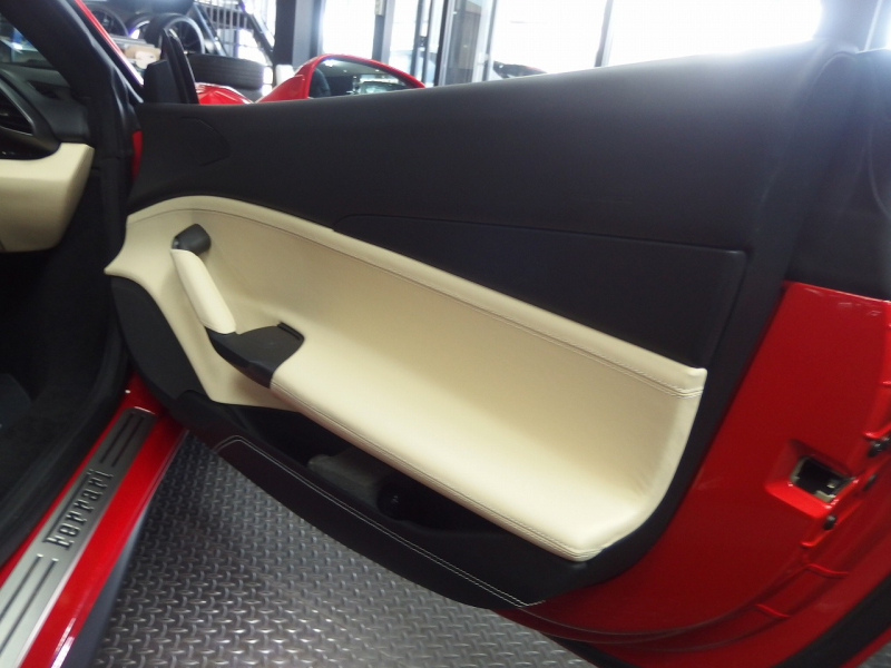 フェラーリ&nbsp;488GTB&nbsp;正規ディーラー車　左ハンドル　&nbsp;中古車