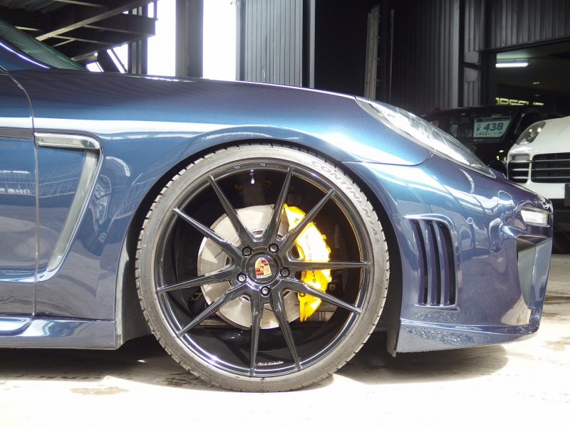 ポルシェ&nbsp;パナメーラ&nbsp;正規ディーラー車　右ハンドル　PDK　EUR-GTエアロ　ES22インチアルミホイール　ESダウンサス　&nbsp;中古車