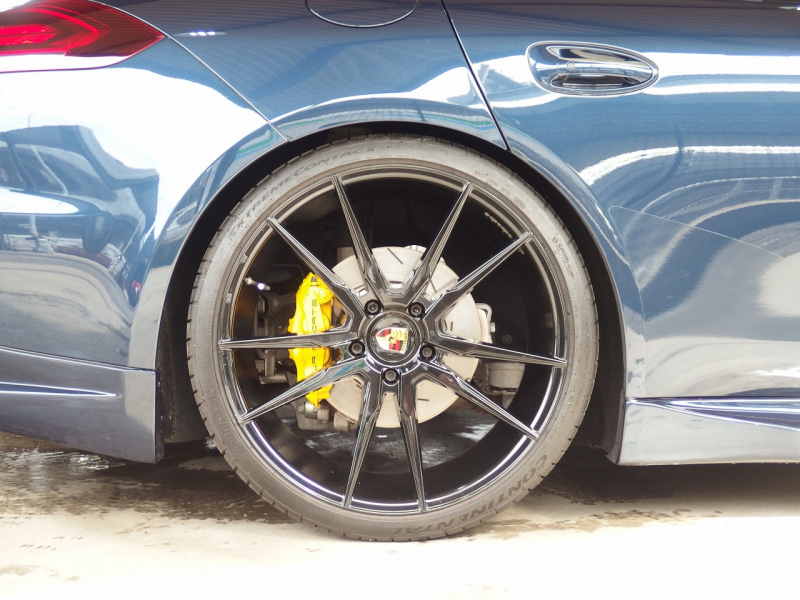 ポルシェ&nbsp;パナメーラ&nbsp;正規ディーラー車　右ハンドル　PDK　EUR-GTエアロ　ES22インチアルミホイール　ESダウンサス　&nbsp;中古車