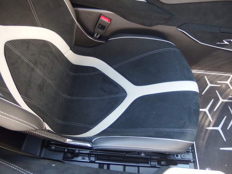 ランボルギーニ&nbsp;アヴェンタドール&nbsp;SV　4WD　正規ディーラー　世界限定600台　メーカー保証2027年2月まで有り&nbsp;中古車