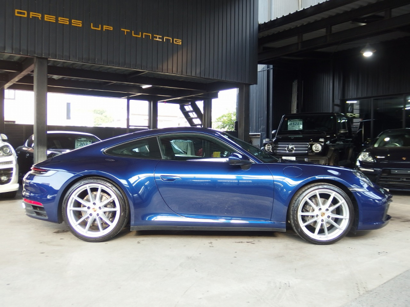 ポルシェ&nbsp;911(Type992)&nbsp;カレラ4　PDK　スポーツクロノ　レザーインテリア　シートヒーター&nbsp;中古車